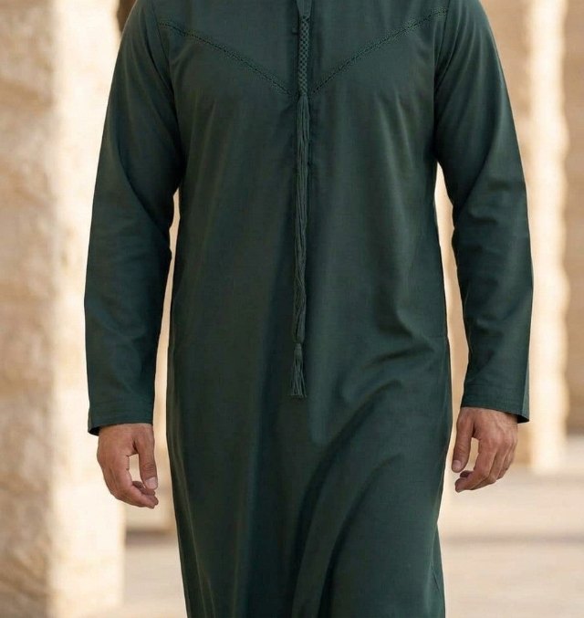 Dubai Kandura — Poshak on-model photo
